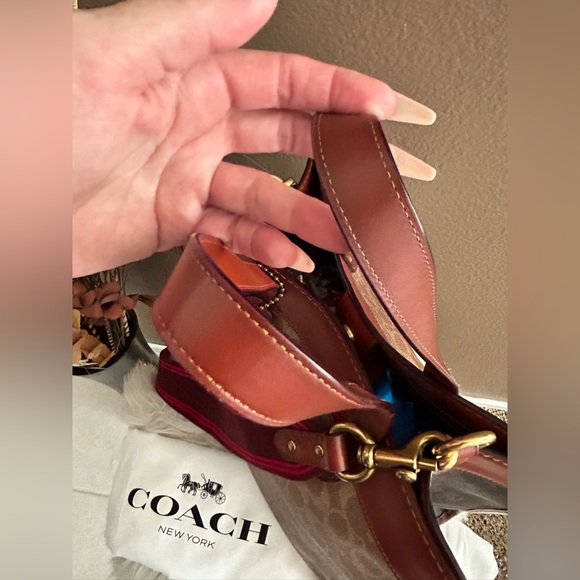 Authentic Coach Tote W/ removable stylish strap & Dust Bag!! - Picture 7 of 13